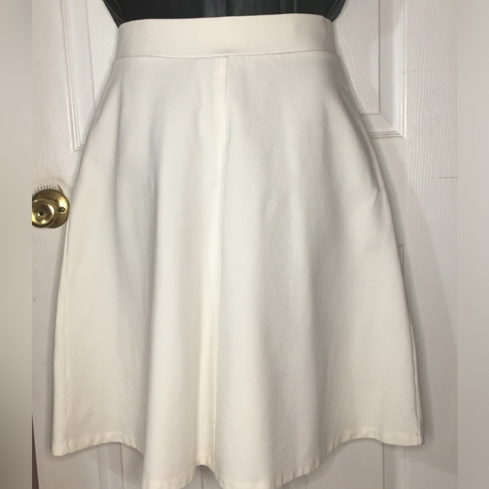 WEAR & FLAIR NY Stretch Pull-on Skirt